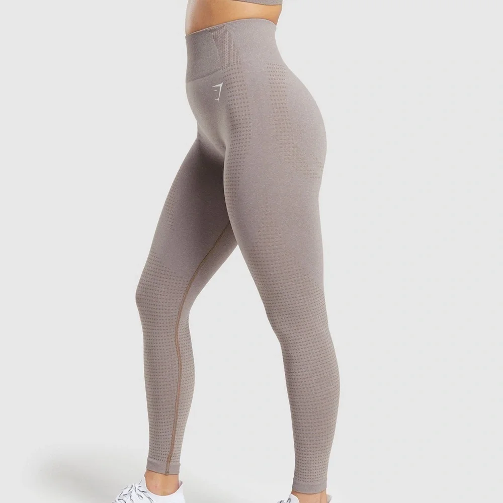 Gymshark Vital Seamless 2.0 Leggings in Warm Taupe Marl - Picture 3 of 7